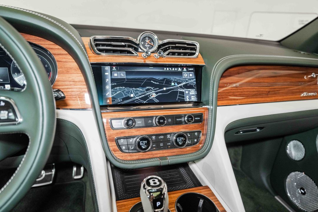 2023 Bentley Bentayga EWB