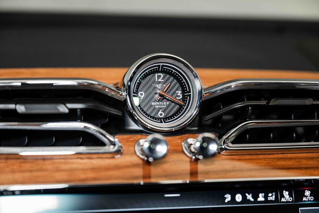 2023 Bentley Bentayga EWB