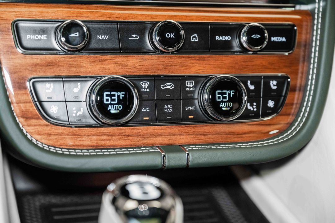 2023 Bentley Bentayga EWB