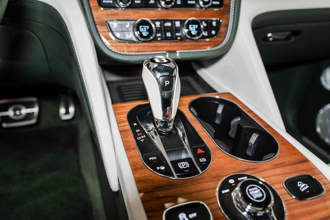 2023 Bentley Bentayga EWB