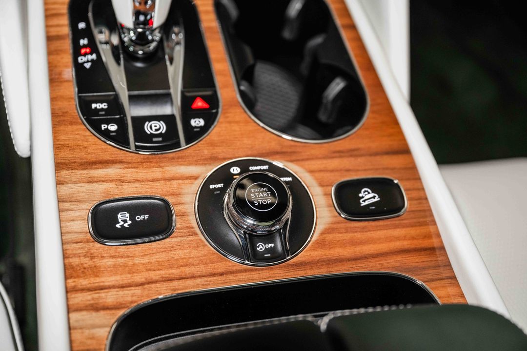 2023 Bentley Bentayga EWB