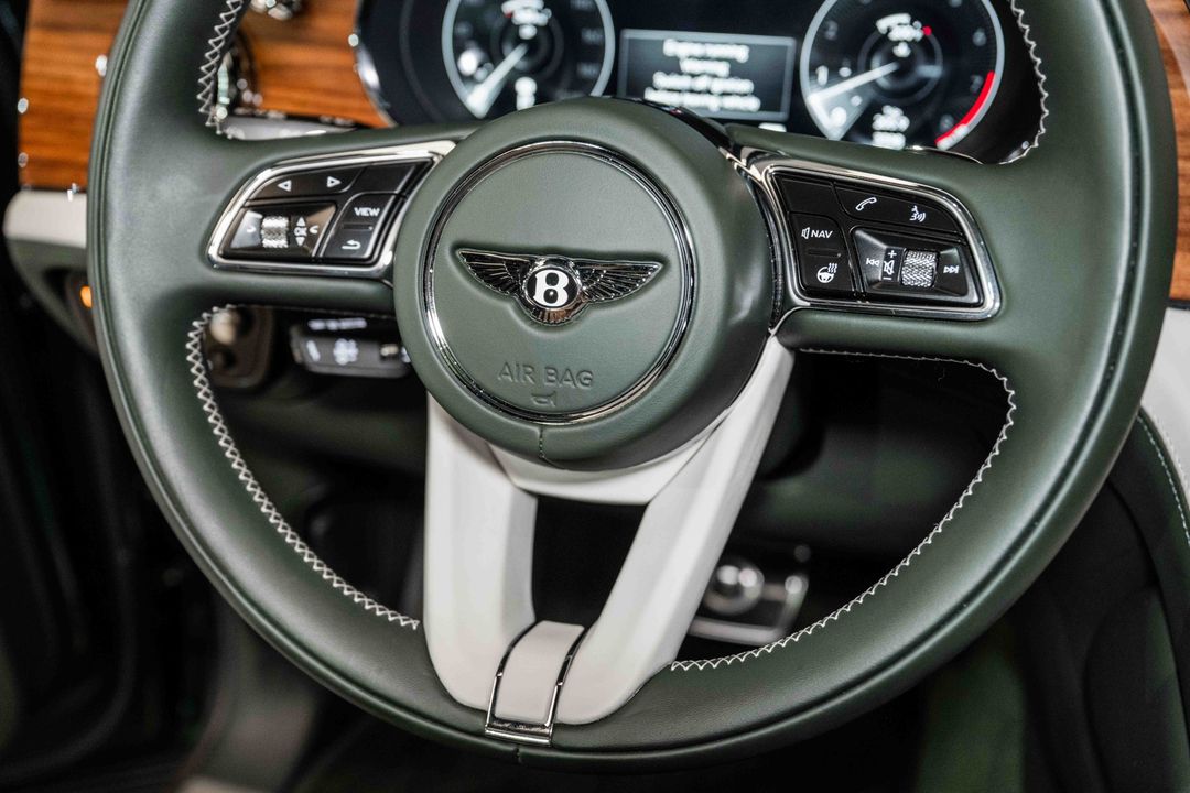 2023 Bentley Bentayga EWB