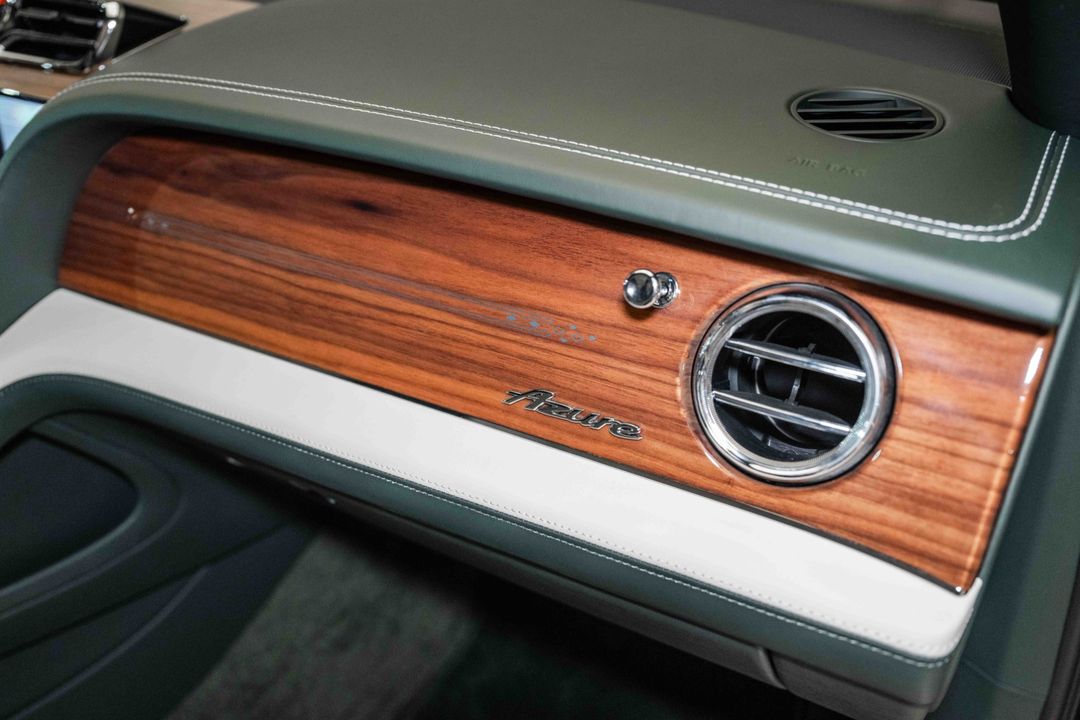 2023 Bentley Bentayga EWB