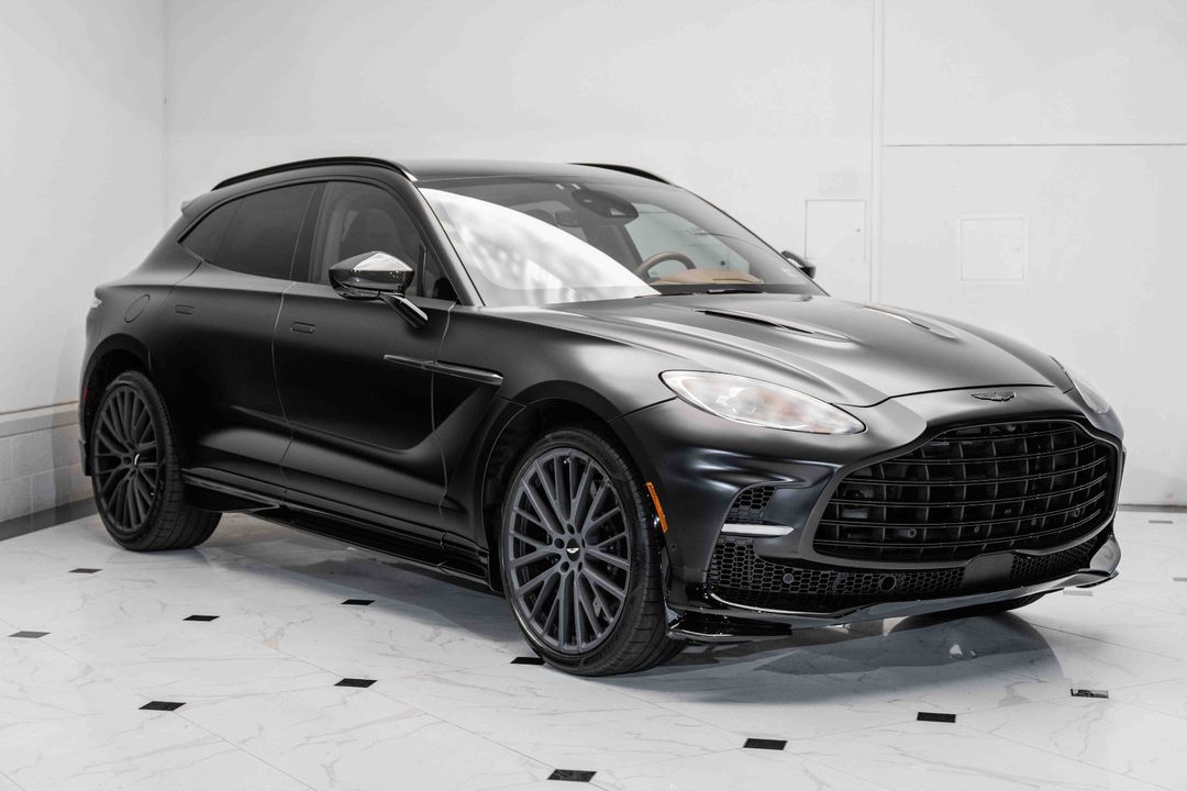2023 Aston Martin DBX