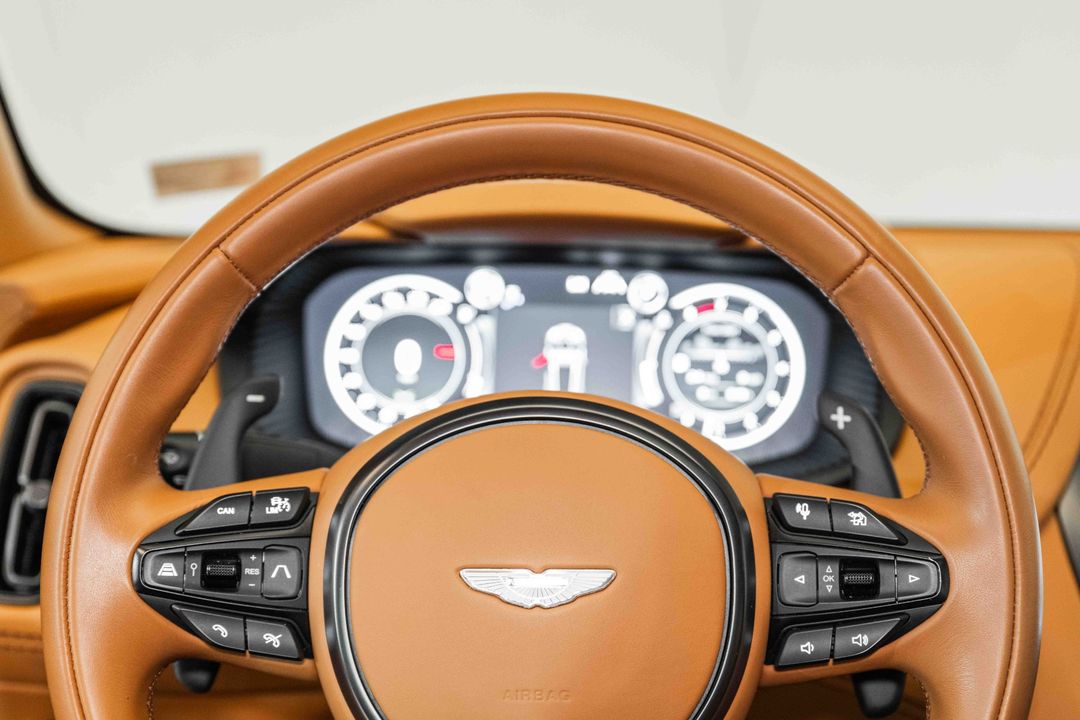 2023 Aston Martin DBX
