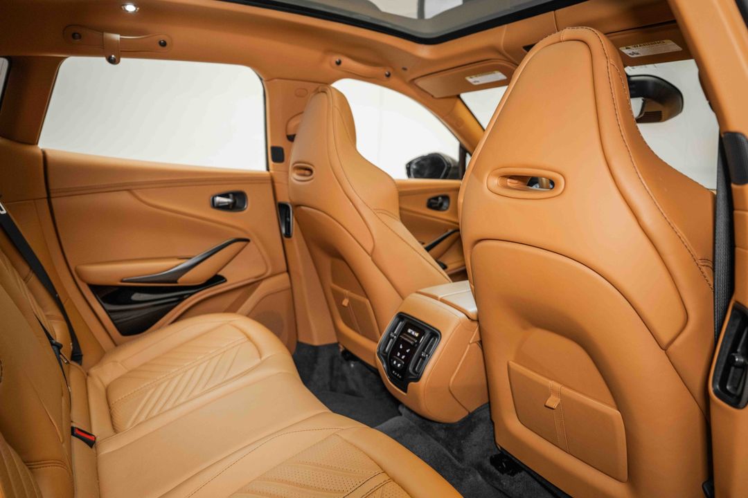 2023 Aston Martin DBX
