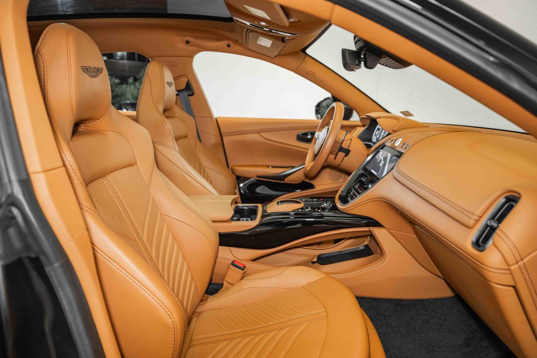 2023 Aston Martin DBX
