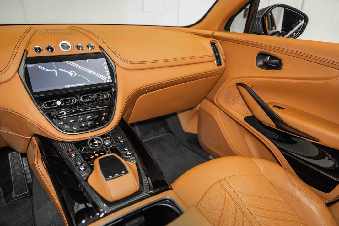 2023 Aston Martin DBX