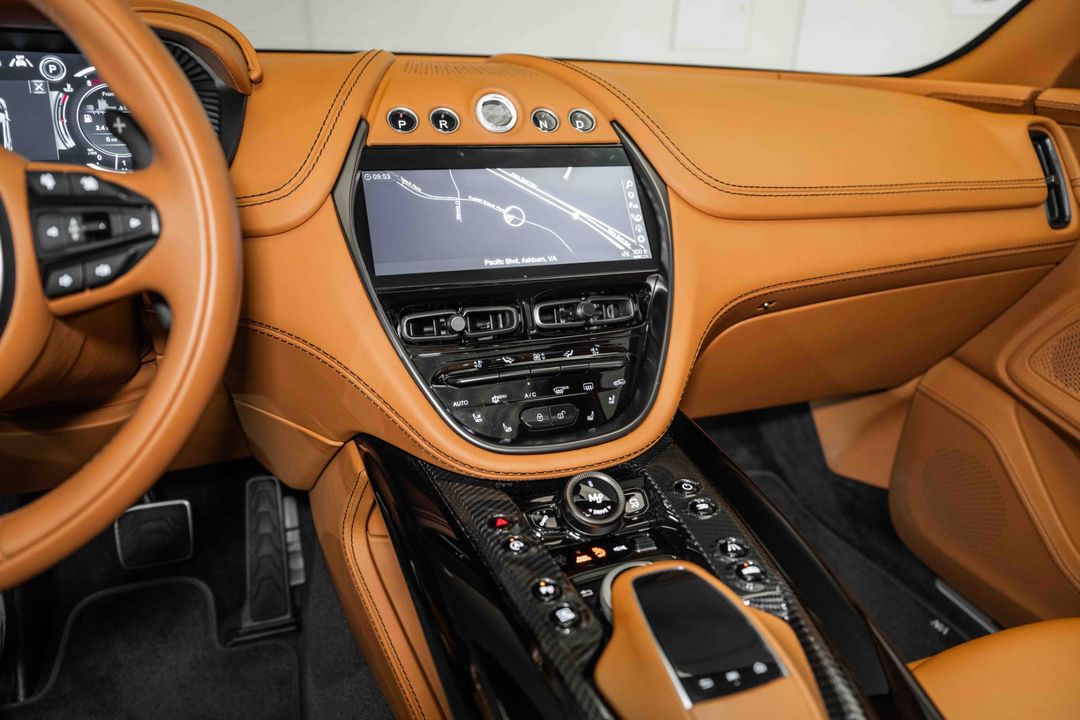 2023 Aston Martin DBX