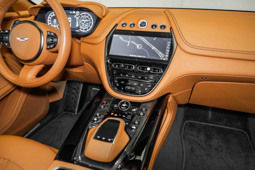 2023 Aston Martin DBX