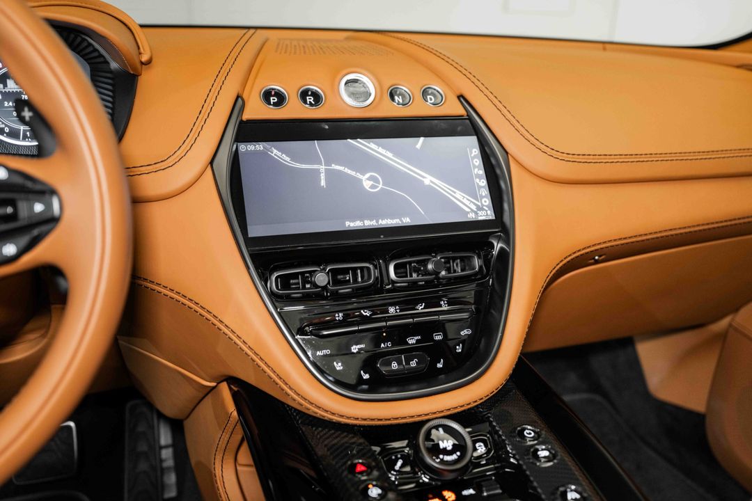 2023 Aston Martin DBX