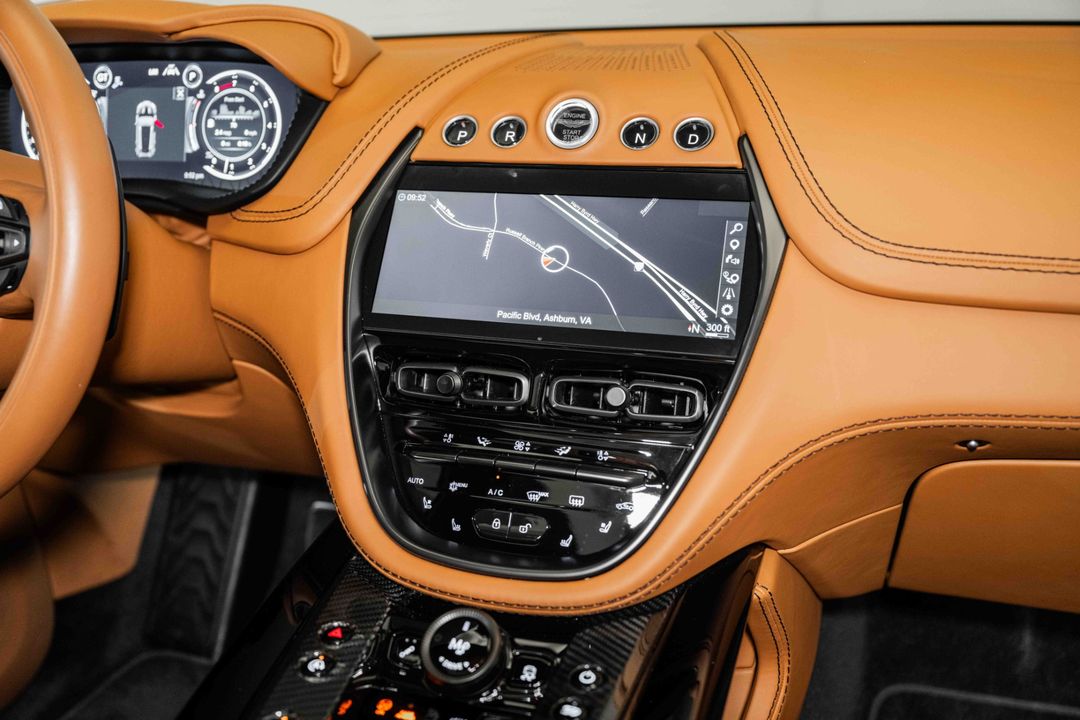 2023 Aston Martin DBX