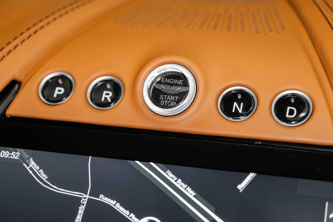 2023 Aston Martin DBX