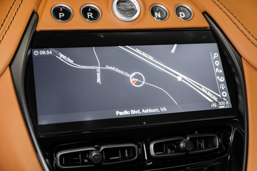 2023 Aston Martin DBX