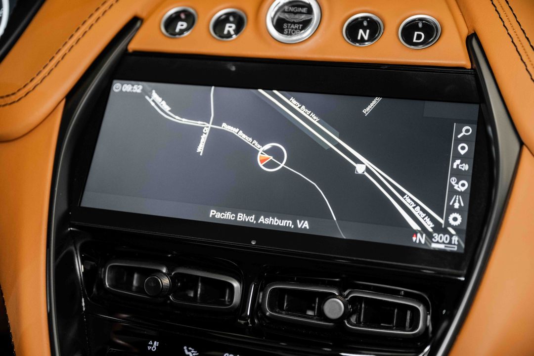 2023 Aston Martin DBX