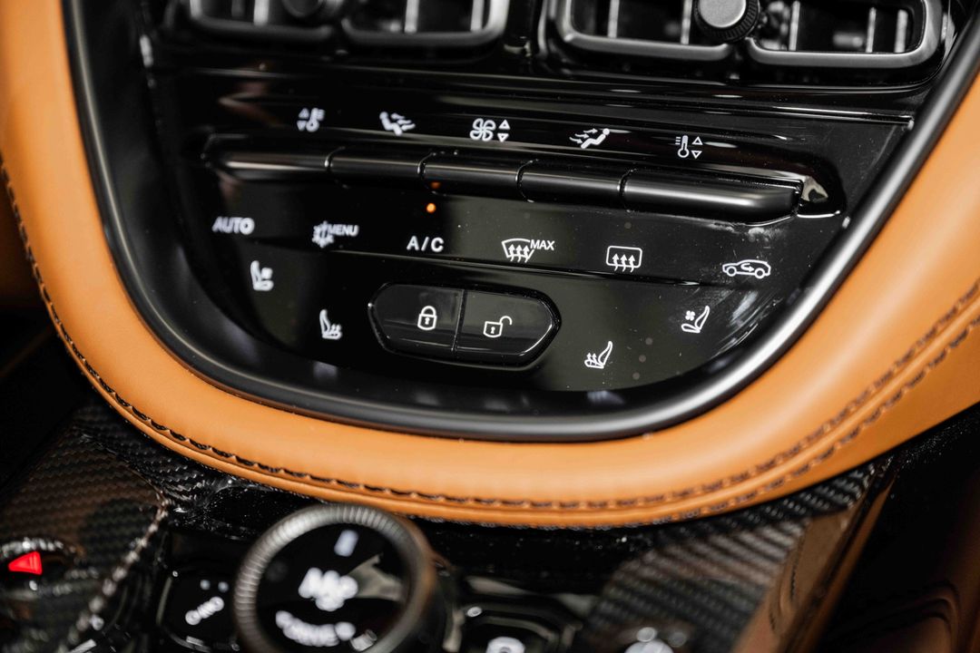 2023 Aston Martin DBX