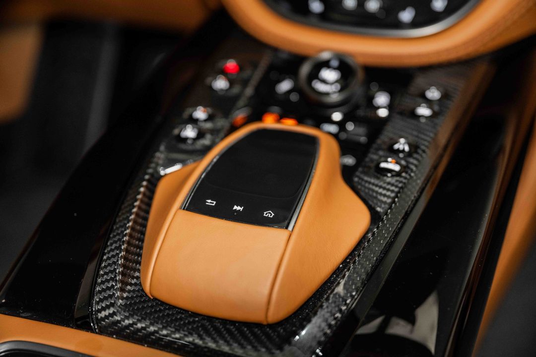 2023 Aston Martin DBX