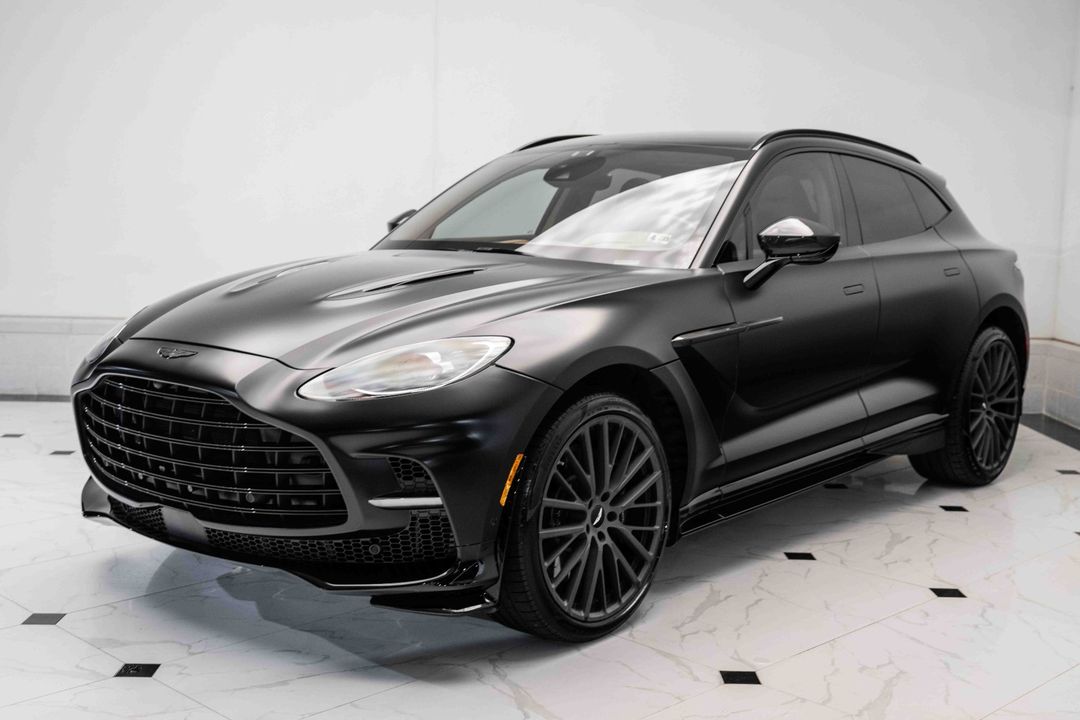 2023 Aston Martin DBX