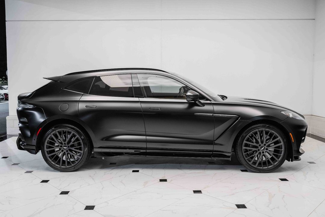 2023 Aston Martin DBX