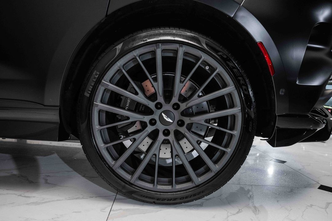2023 Aston Martin DBX