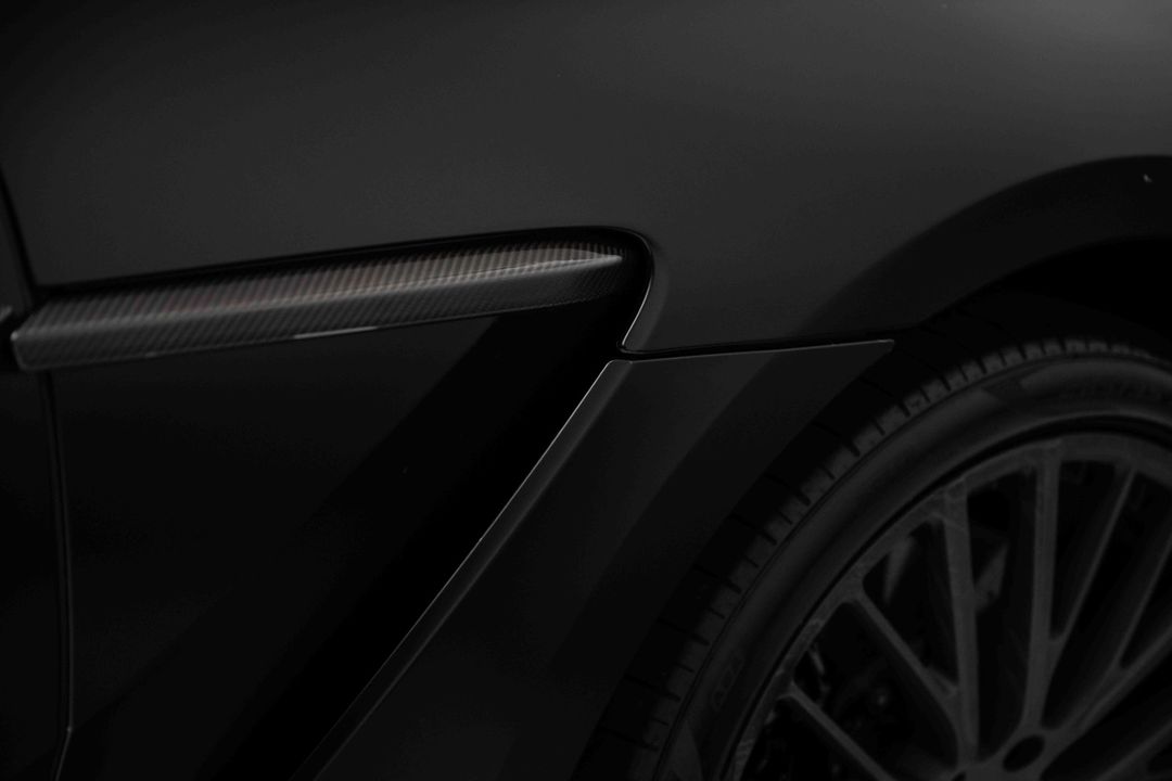 2023 Aston Martin DBX