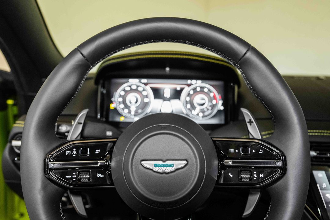 2025 Aston Martin DB12 COUPE