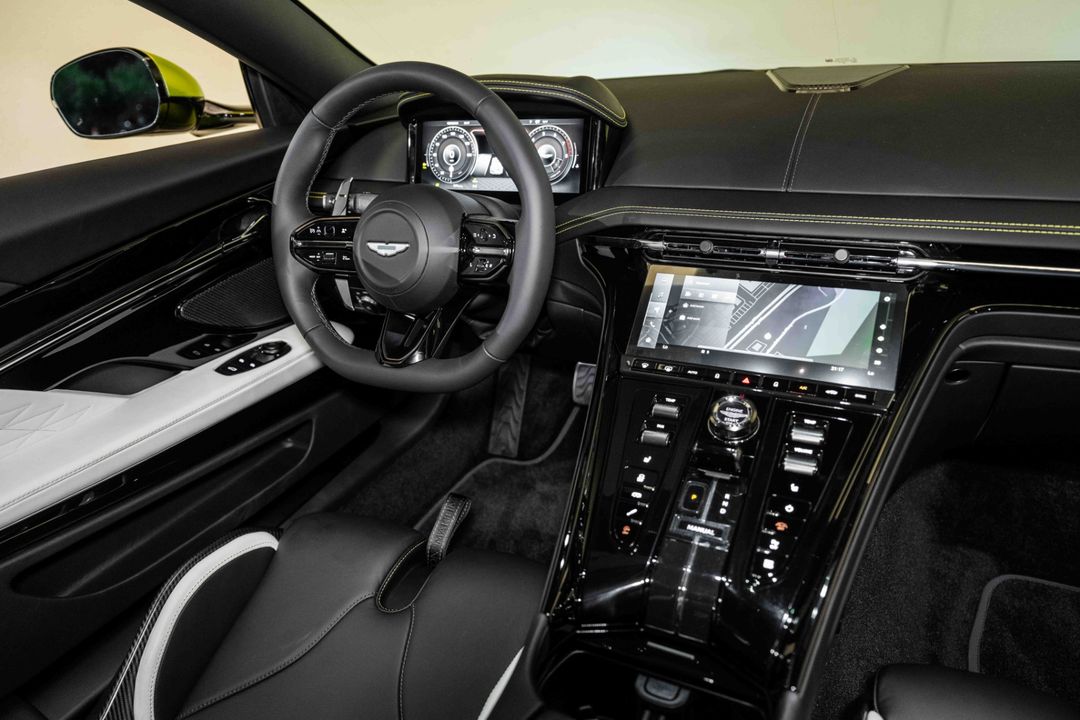 2025 Aston Martin DB12 COUPE