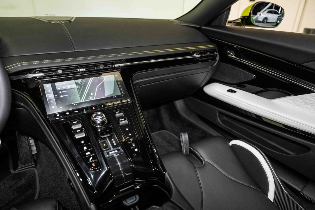 2025 Aston Martin DB12 COUPE