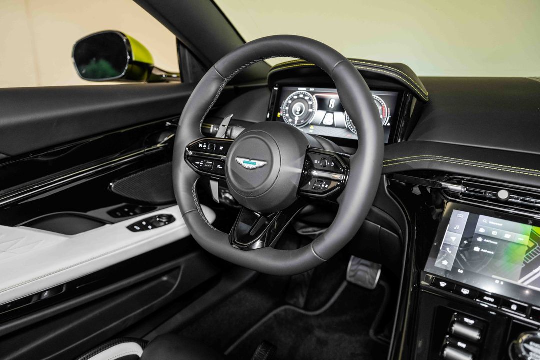 2025 Aston Martin DB12 COUPE