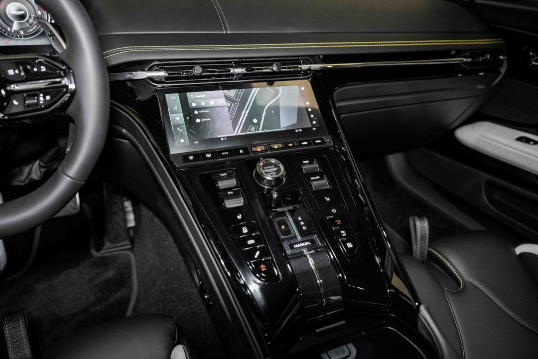 2025 Aston Martin DB12 COUPE
