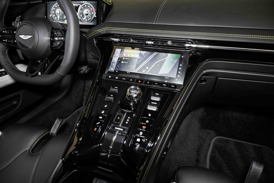2025 Aston Martin DB12 COUPE