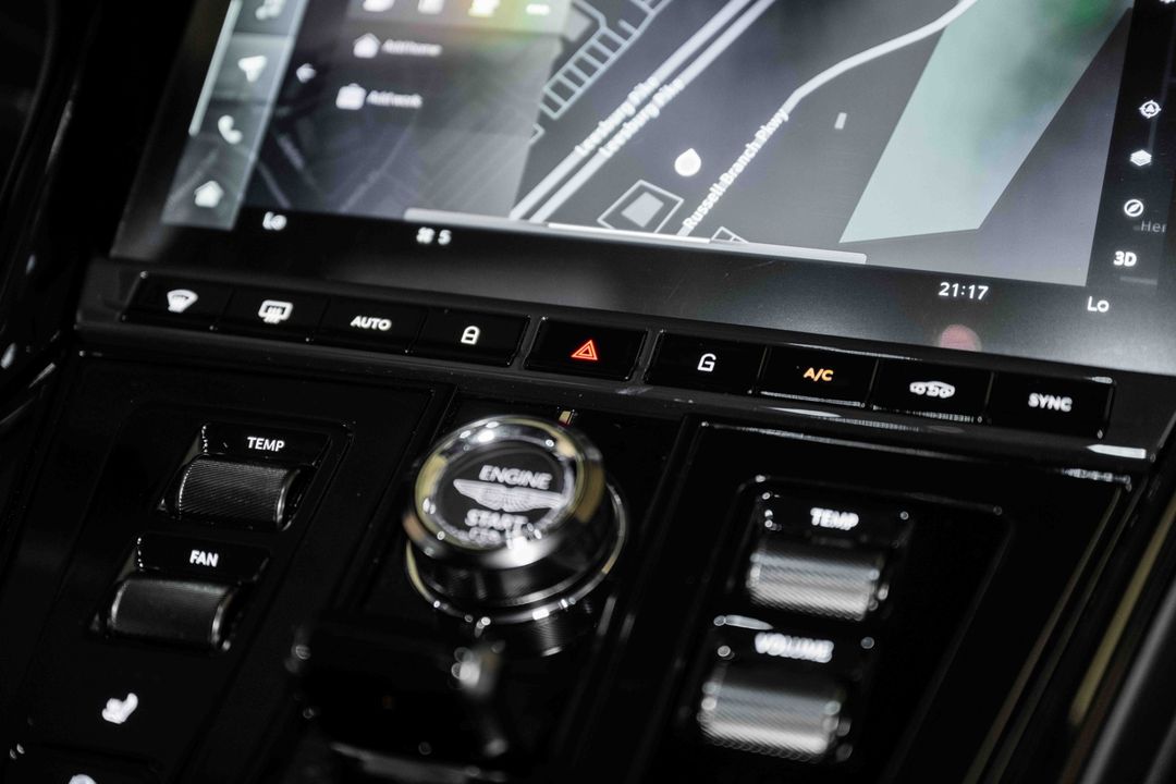 2025 Aston Martin DB12 COUPE