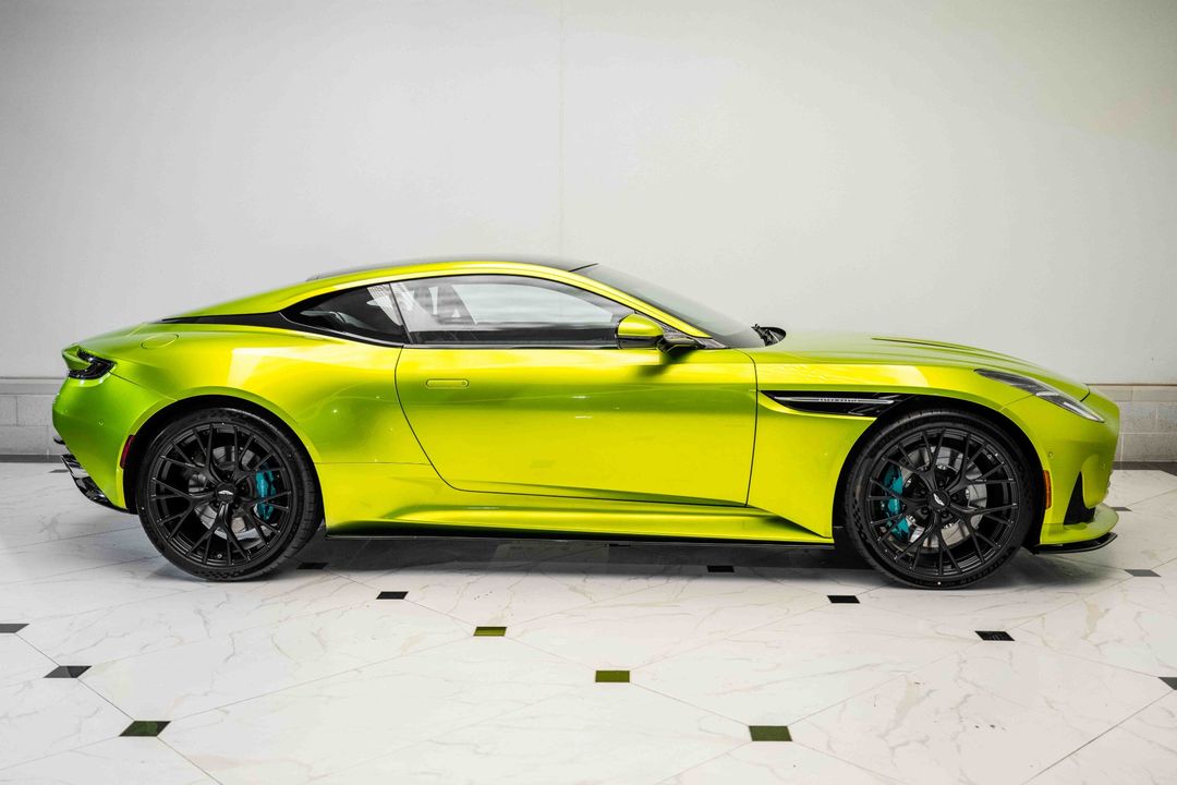 2025 Aston Martin DB12 COUPE