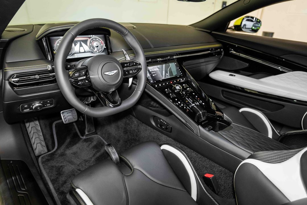 2025 Aston Martin DB12 COUPE