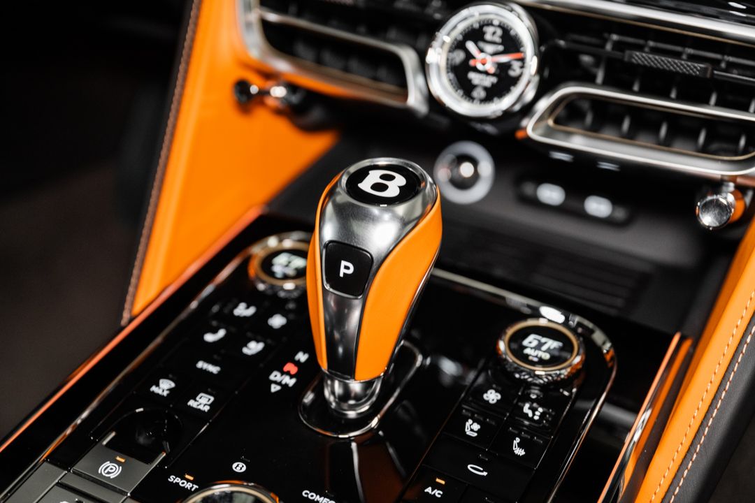 2025 Bentley FLYING SPUR