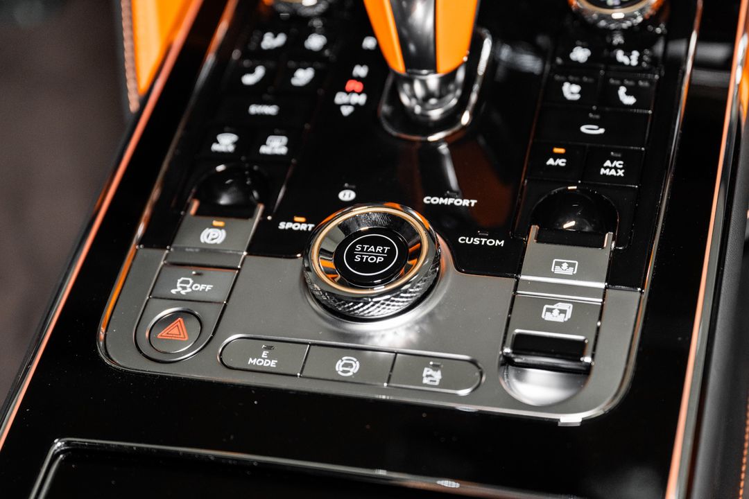 2025 Bentley FLYING SPUR