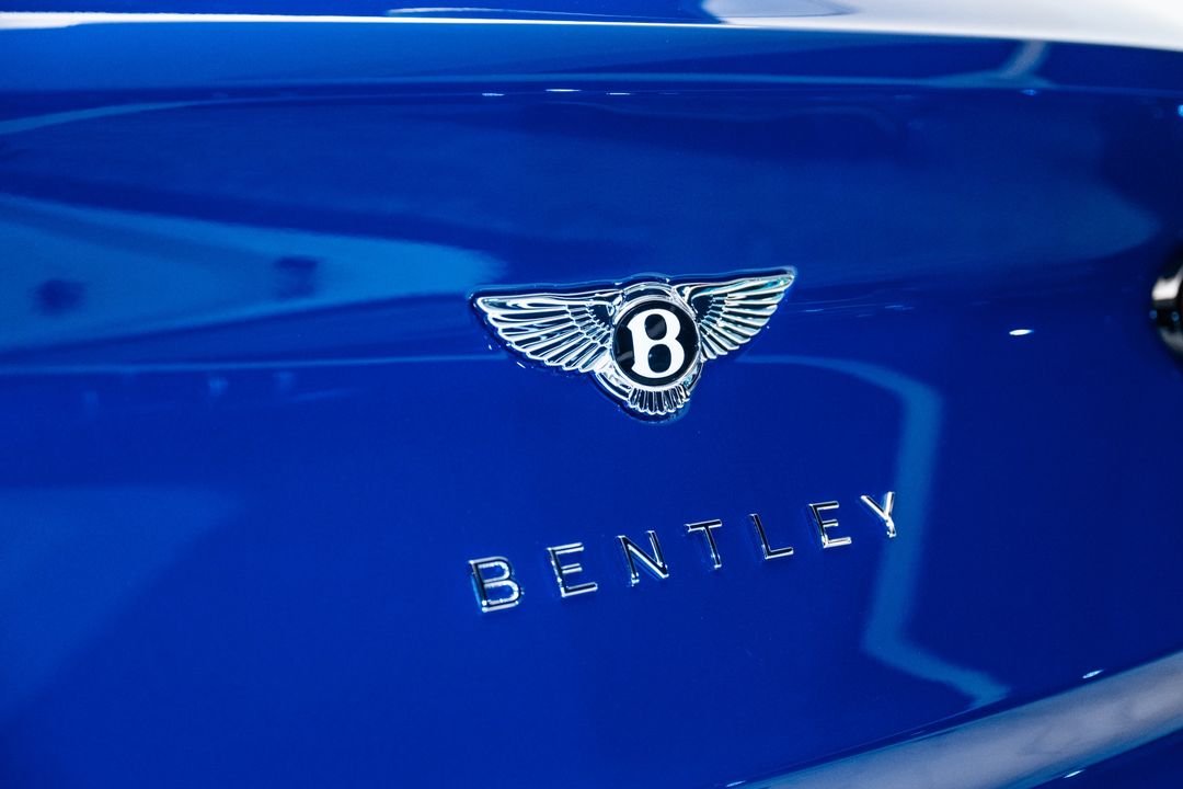 2025 Bentley BENTAYGA V8