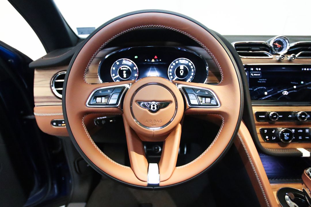 2025 Bentley BENTAYGA V8