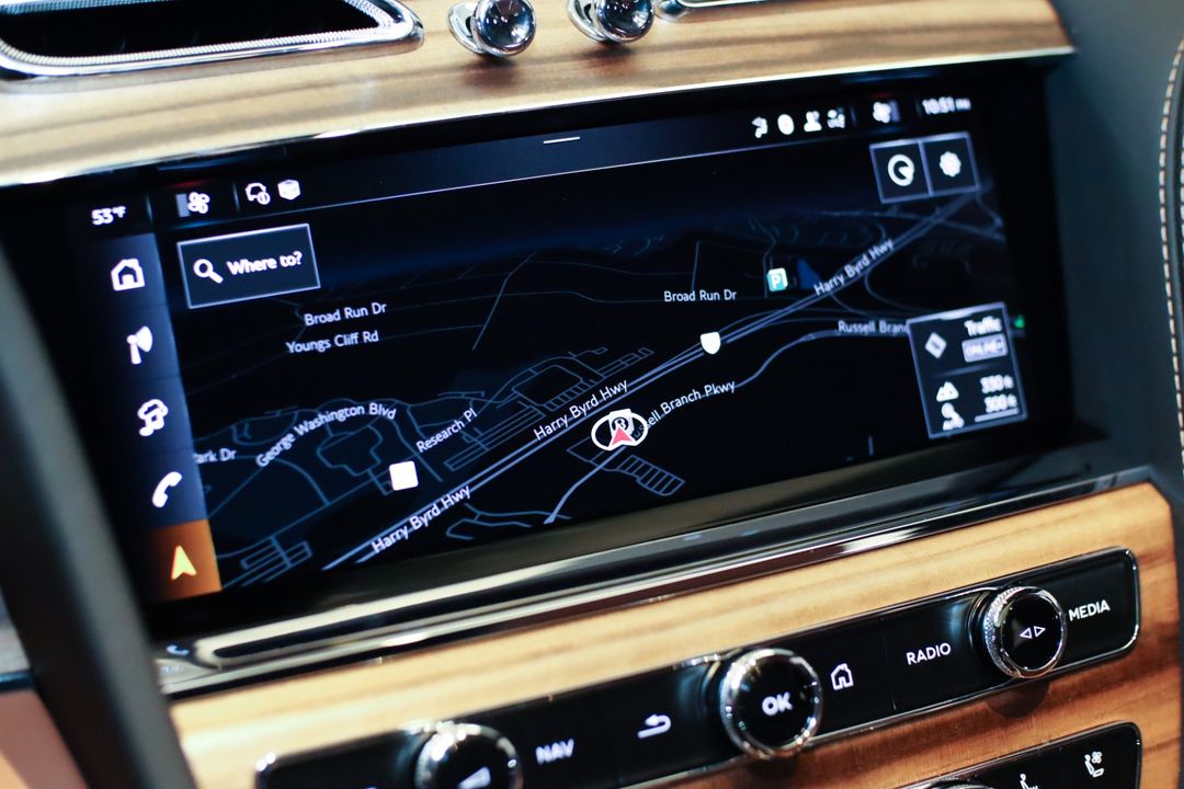 2025 Bentley BENTAYGA V8
