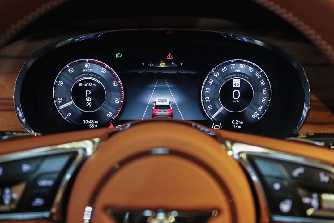 2025 Bentley BENTAYGA V8