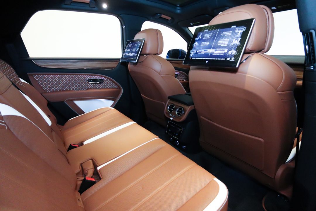 2025 Bentley BENTAYGA V8