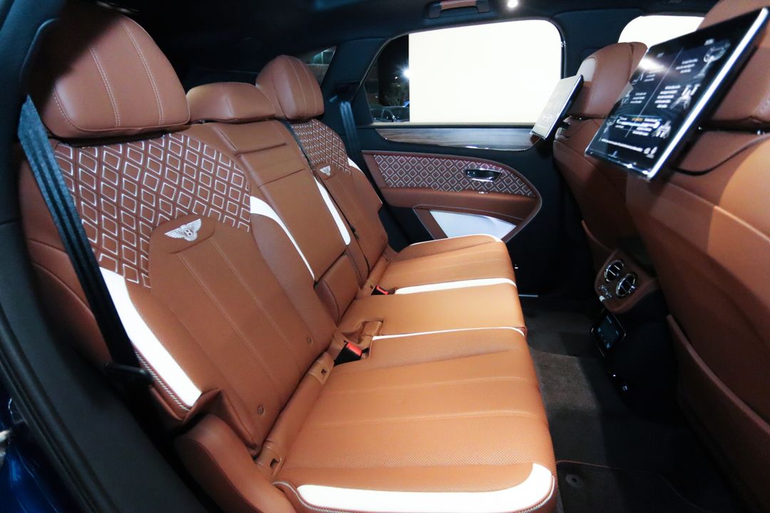 2025 Bentley BENTAYGA V8