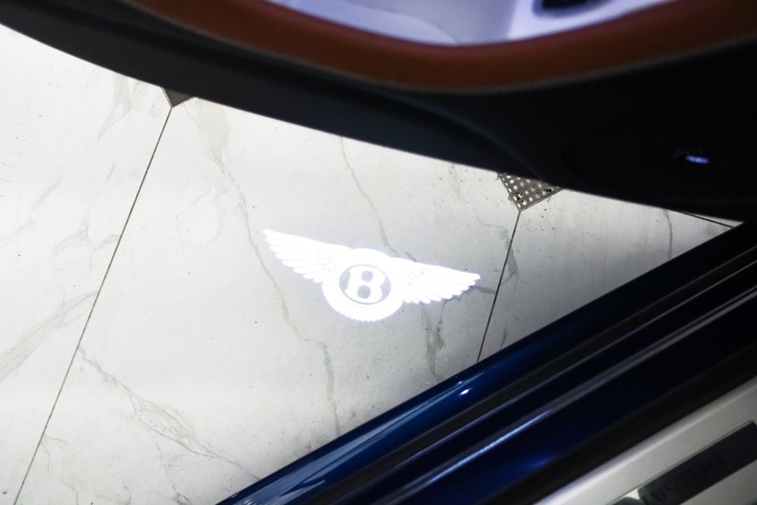 2025 Bentley BENTAYGA V8