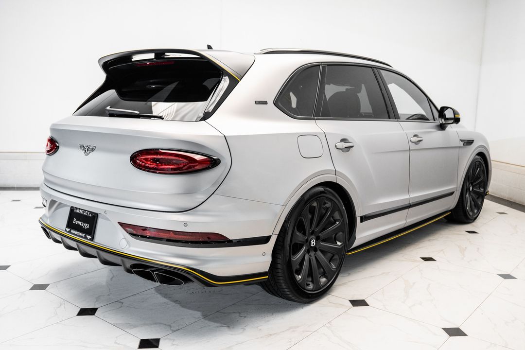 2025 Bentley BENTAYGA V8
