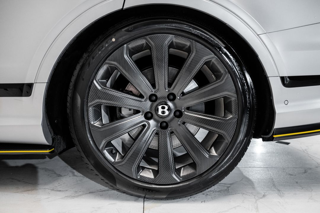 2025 Bentley BENTAYGA V8