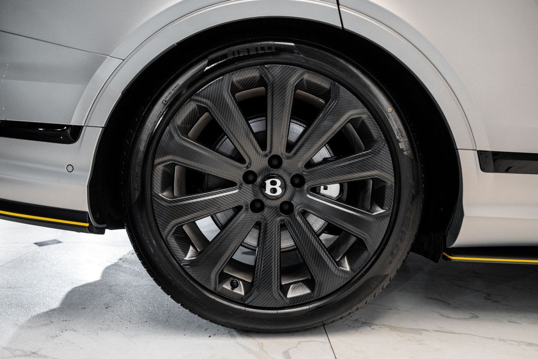 2025 Bentley BENTAYGA V8