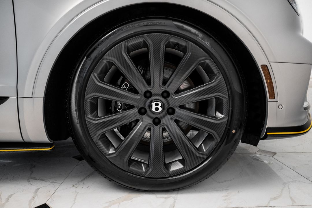 2025 Bentley BENTAYGA V8
