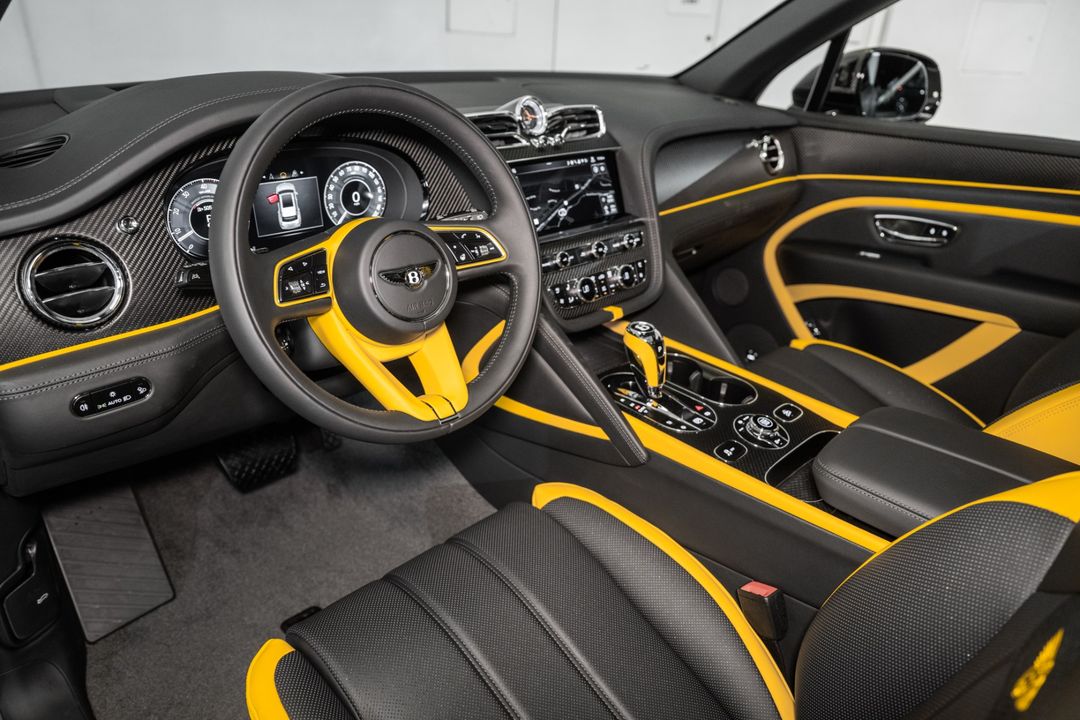 2025 Bentley BENTAYGA V8