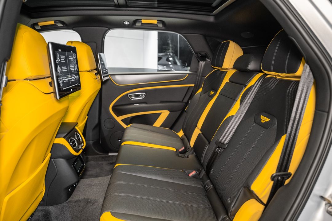 2025 Bentley BENTAYGA V8