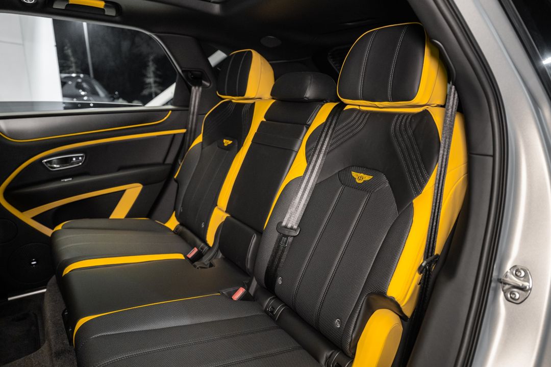 2025 Bentley BENTAYGA V8